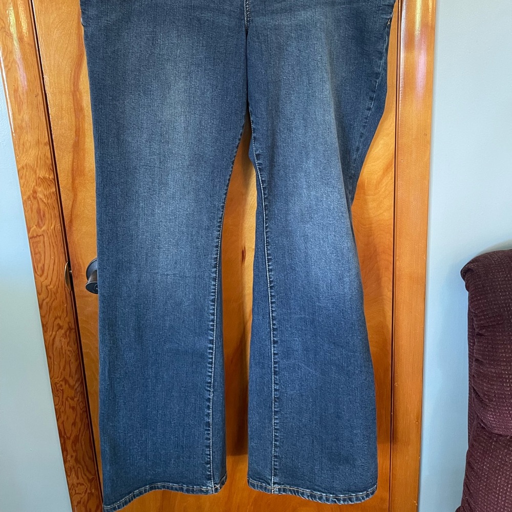 Torrid size 18 boot cut jeans